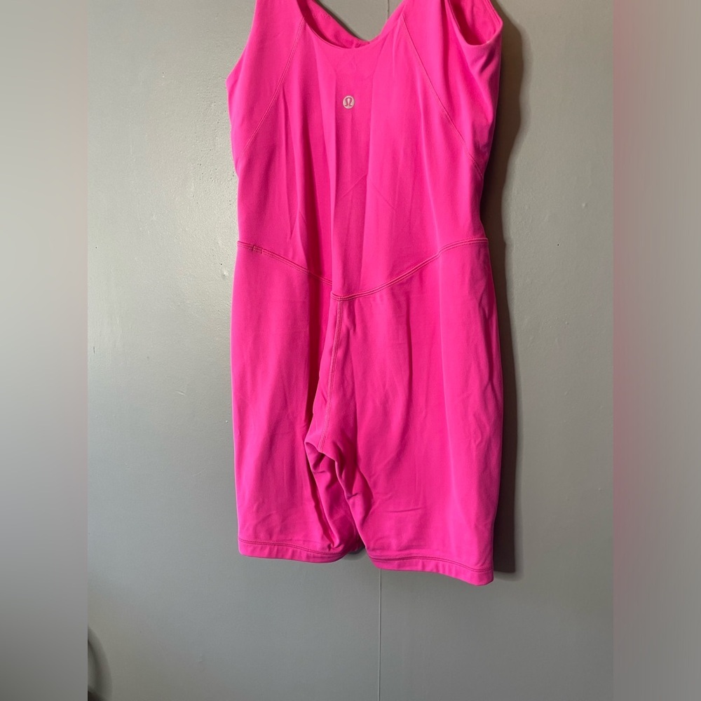 Lululemon Align Onesie 8"
Sonic Pink size 6 - Picture 12 of 15